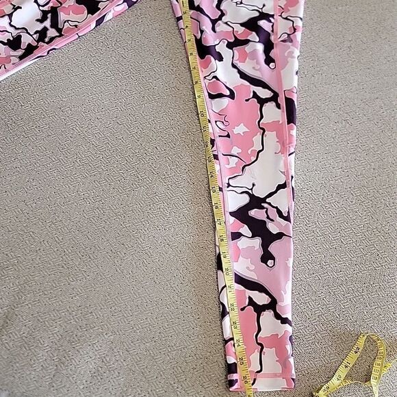 Huk Reel In Pink Purple Yoga Workout Athletic Leggings - Size XS - Picture 12 of 13